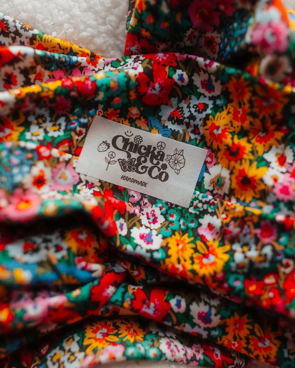 Retro Floral Twist Headband - Image 2